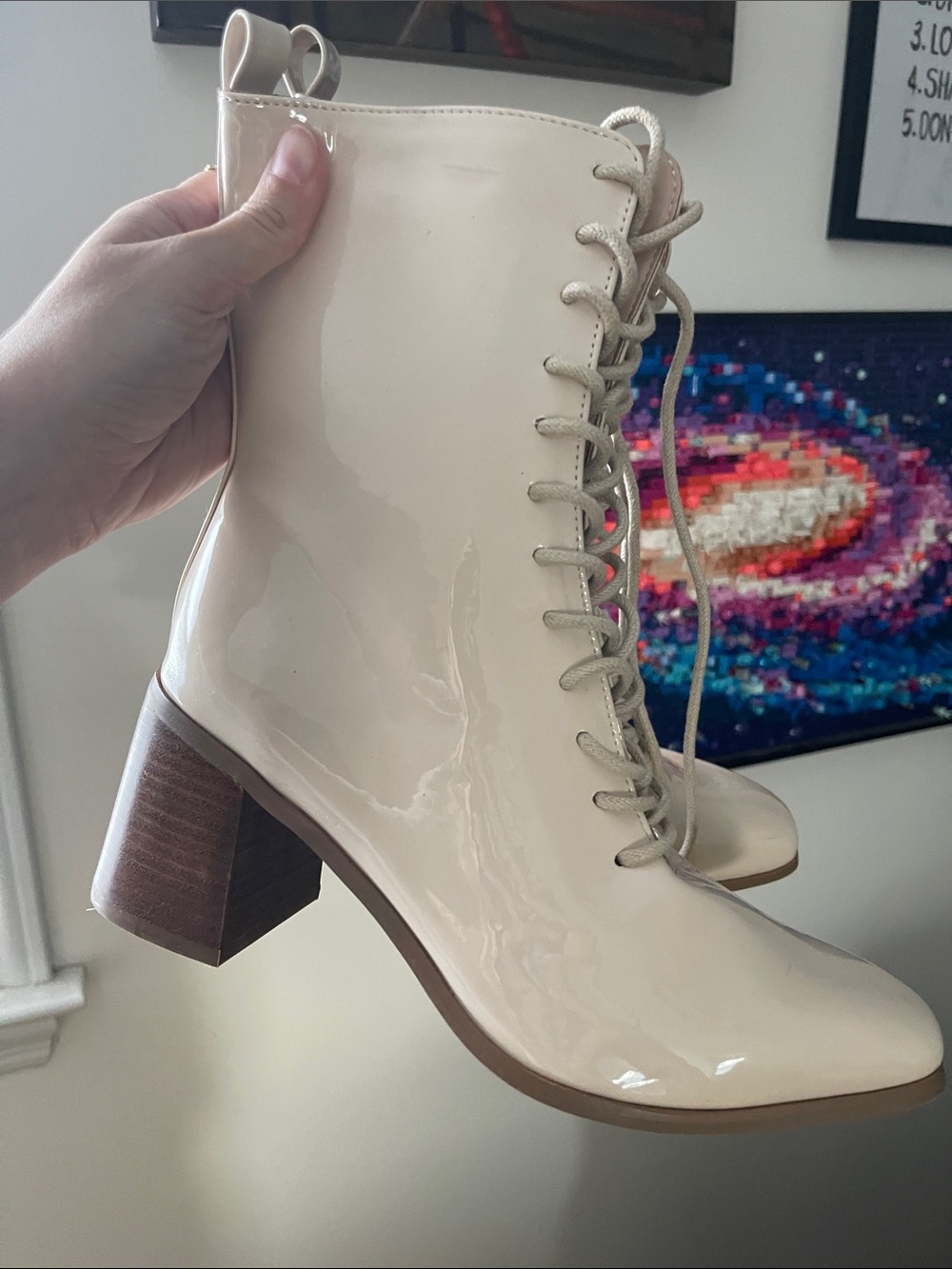 crown & ivy Cream Patent Lace-Up Block Heel Ankle Boots